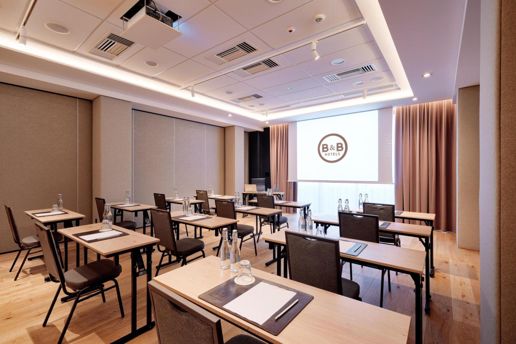 B&B Hotel Rzeszow Centrum Exterior photo
